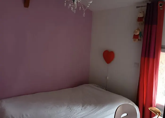 Charmante Maison Village بيت للعطل